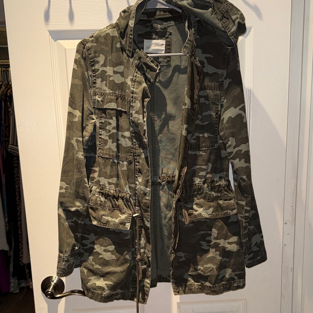 Universal Thread Women's Camouflage Utility Hooded Jacket - Green